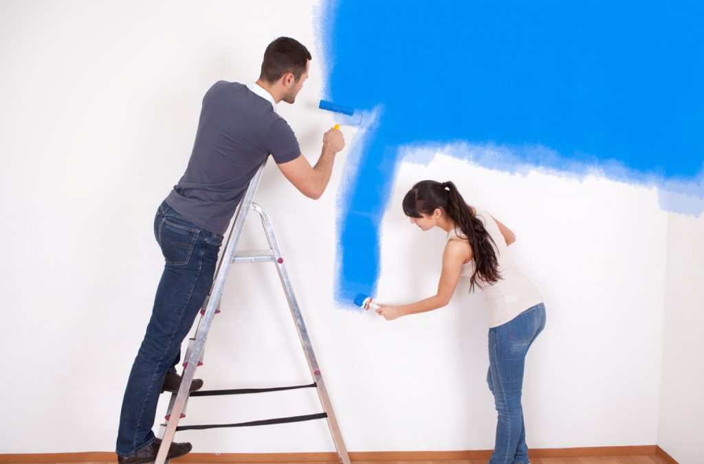Kinh nghiệm xử lý tường nhà cũ trước khi sơn lại